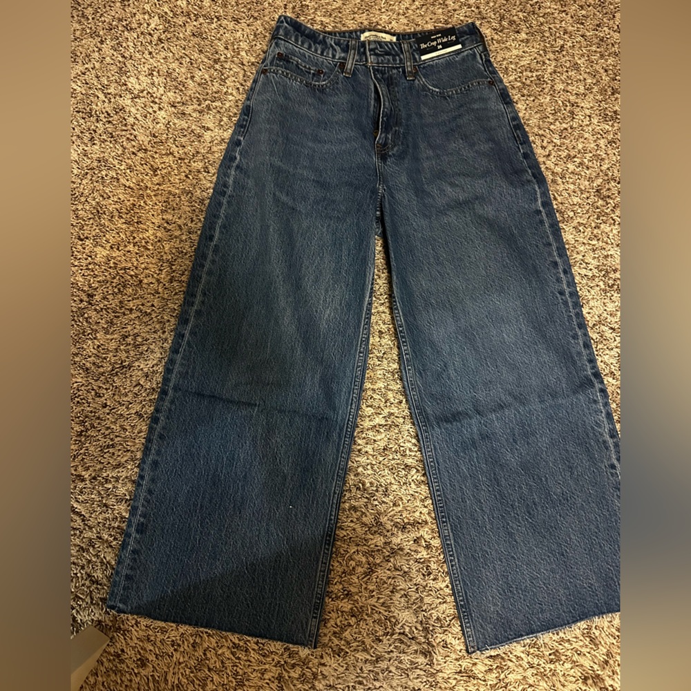 Abercrombie & Fitch Curve Love High Rise Cropped Wide Leg Jeans size 26